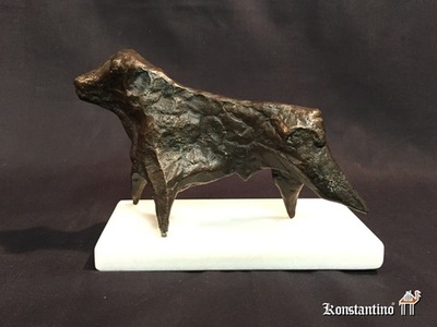 1749-C  13x24   Toro en bronce con bonita pátina , europa mediados del s.XX
