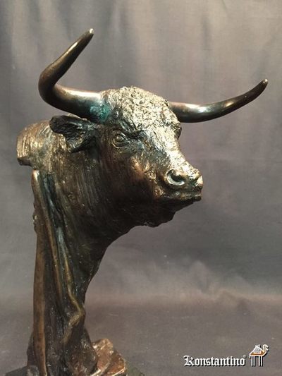 127-C  31 cms  Cabeza de Toro en bronce del autor J. Cuevas