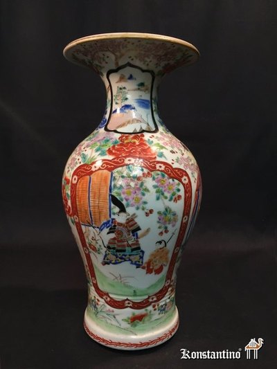422-C Jarrón de porcelana policromado 31 cms