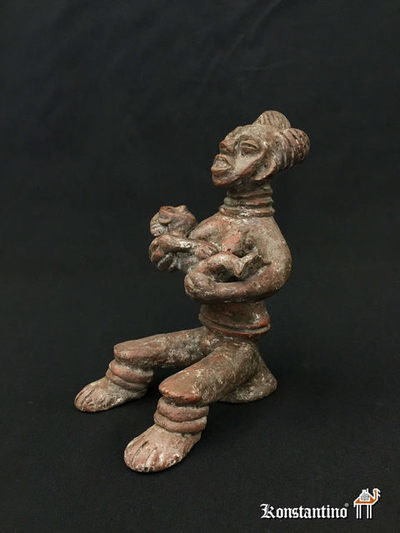 1671-AFR. Maternidad Ogoni, Nigeria. 20 x 14 x 11 cms