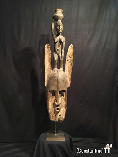 1350-Afri  Máscara antigua de la etnia Dogón 110x28 cms
