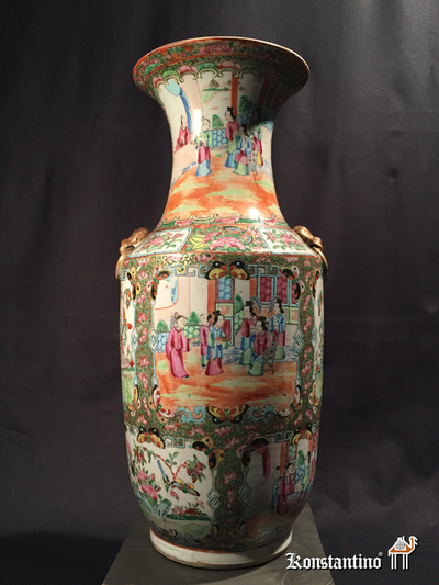 25-C  Jarrón Cantones de porcelana policromada 46x 21 cms