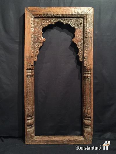 81-C  Ventana India en Teka s.XVII, 123x60 cms