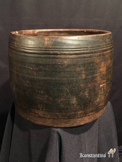 89-C Recipiente antiguo de Indonesia  28,5x23 cms
