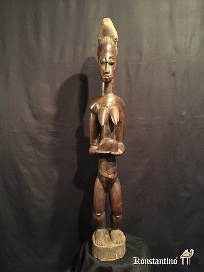 54-Afri  Figura femenina en madera 1,11x17 cms