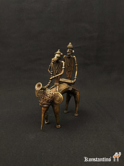 1651-C Elefante en bronce con 2 jinetes. India 1ºs S. XX, 0,26 x 0,20. (VENDIDA)
