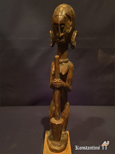 803-Afri  Figura Femenina 29x5 cms