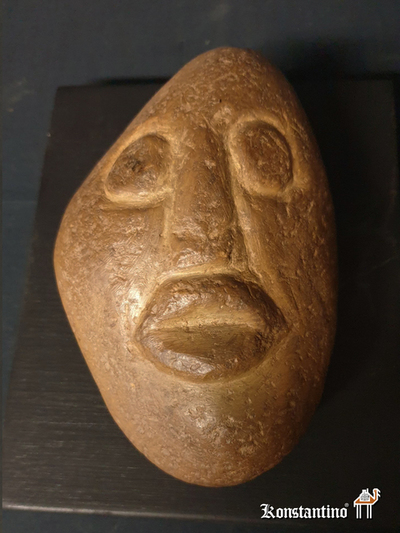 1370-Afri  Piedra antigua africana  10x7 cms