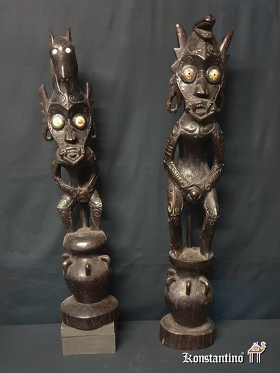 1489-90-Afri PAREJA DE FIGURAS KALIMATAN DE BORNEO 89X20 Y 102X20 EN MADERA NOBLE