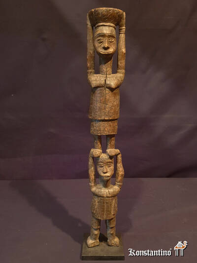 603-Afri  Figura doble antigua en madera africana  54x8 cms