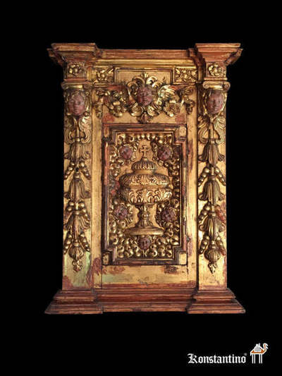 180-H Puerta de sagrario en madera con pan de oro. S. XVII. España 64 x 48 cms